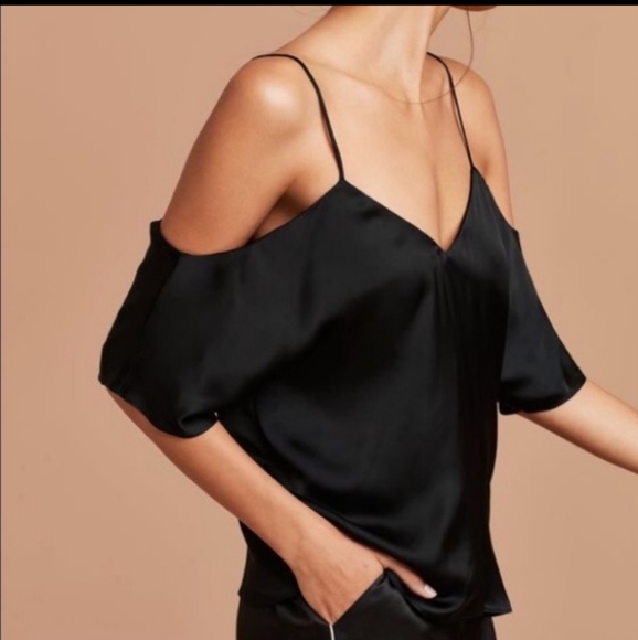 Aritzia Tops - Aritzia Wilfred Draveil Cold Shoulder Black Cami